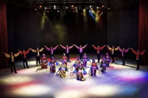 d646c67c ae98 4577 814a e7bd3ce7e682 folklore 4914425960720 380x0